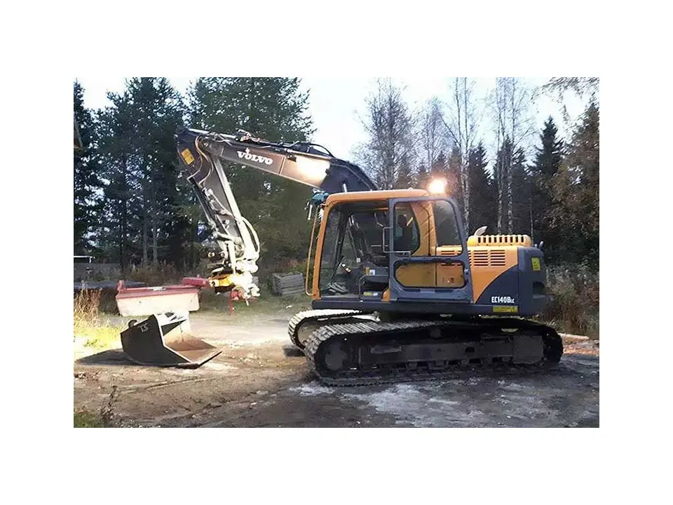 Аренда Экскаватор Volvo EC140BLC с ковшом